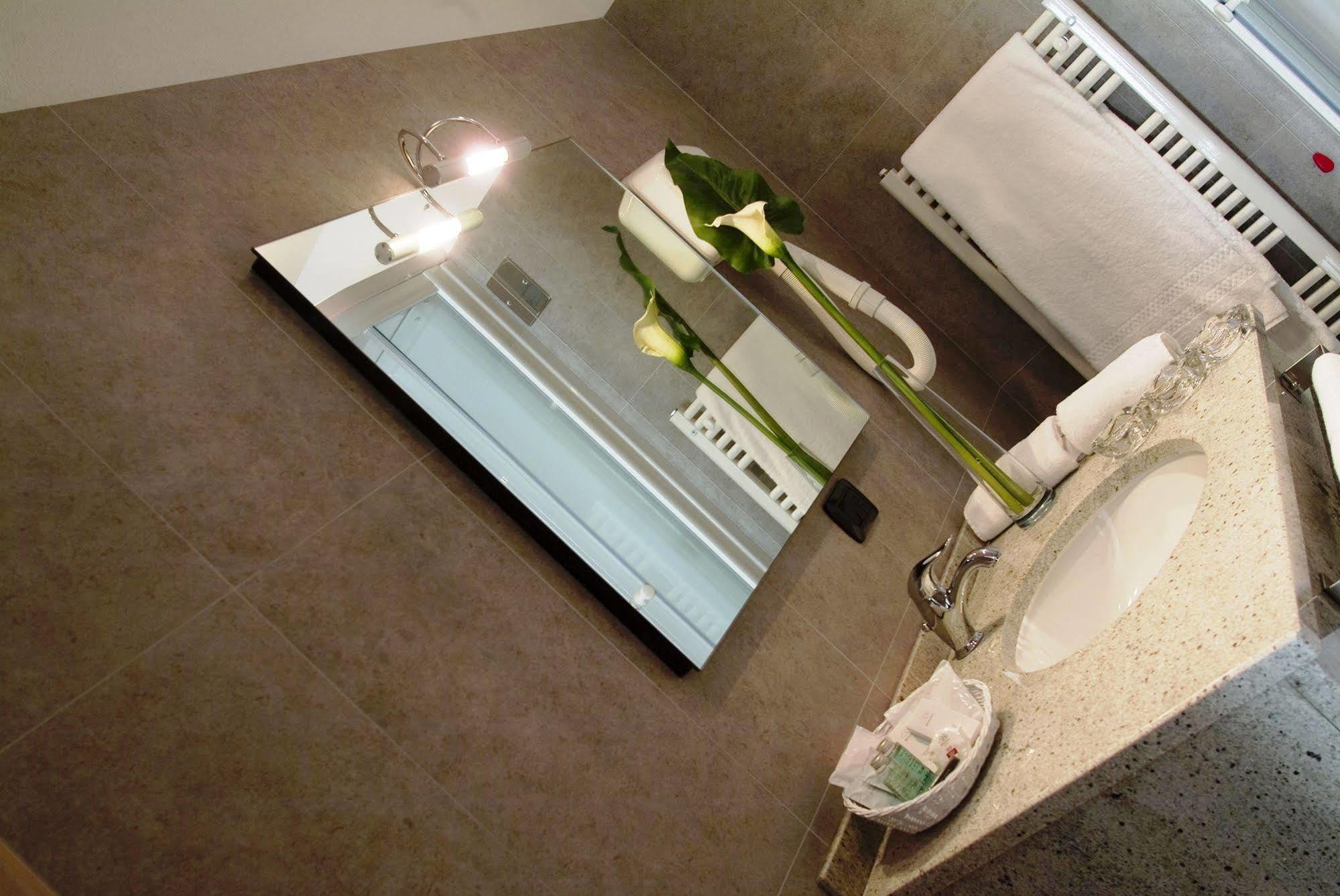 Hotel San Lorenzo Chiavenna Εξωτερικό φωτογραφία